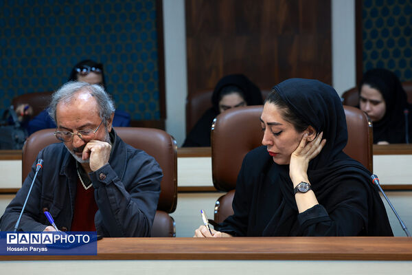 نشست خبری وزیر میراث فرهنگی، گردشگری و صنایع دستی و معاونان وزارتخانه با اصحاب رسانه