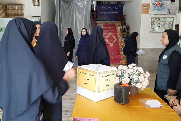انتخابات انجمن ورزشی در دبیرستان پویش ناحیه ۳ شیراز 