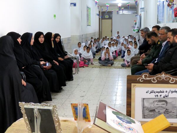 مراسم یادمان شهدای شهرستان خلیل‌آباد در مدارس