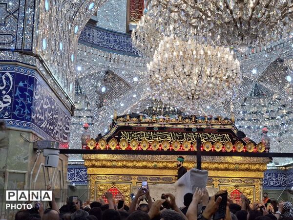 قلب ها برمدار حسین بن علی (ع) می‌تپد