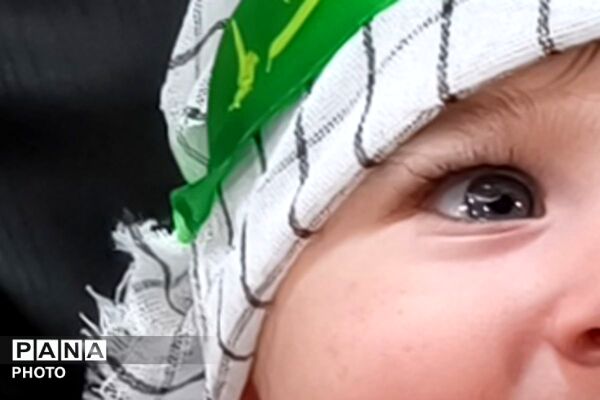 حضور مادران و نوزادان شش ماهه در همایش شیرخوارگان حسینی