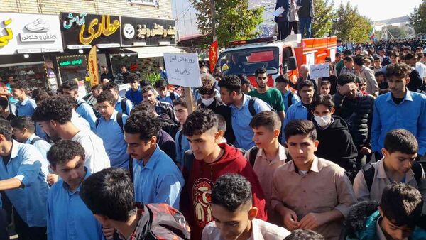 راهپیمایی ۱۳ آبان در منطقه رحیم‌آباد