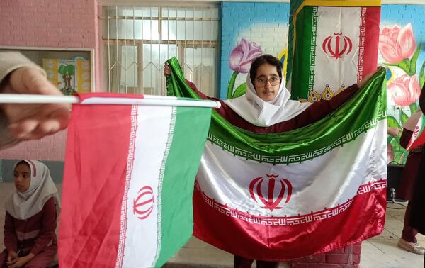 زنگ انقلاب در مدرسه شهید ابراهیم تنیده ناحیه یک بندرعباس به صدا در آمد