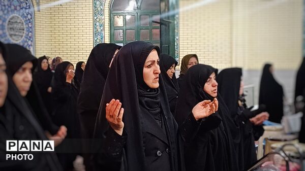 اجتماع شبانه رزن هم‌زمان با سالروز شهادت امام صادق(ع)