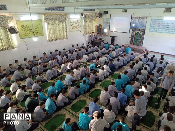 هم‌نوا با دعای توسل؛ حال‌وهوای معنوی در دبیرستان پروفسور حسابی ۲