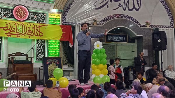 تجلیل از فرزند و برادر شهید شوشتری در مراسم شنبه‌های ام‌البنین(س) مسجد المنتظر قاسم‌آباد
