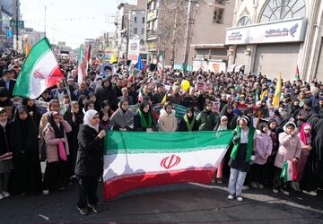 با شرکت در راهپیمایی ۲۲بهمن وحدتمان را به دشمن نشان می دهیم