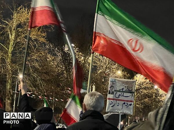 تجمع باشکوه مردم کرج برای مبارزه با دشمن آمریکا صهیونی