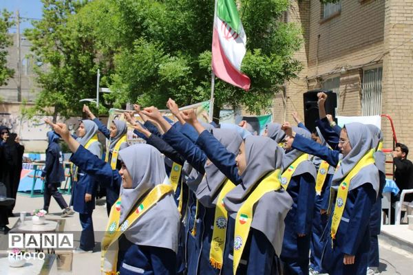 زنگ سپاس معلم در فاروج به صدا در آمد 