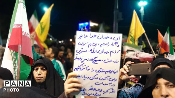 موج‌سی وپنجم‌ حضور حماسی مردم دلیر شهرستان کوهدشت درمیدان امام خمینی (ره)