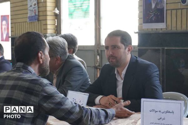 نسل نو در آینه ایمان؛ حضور دل‌نشین نوجوانان نماز جمعه بهارستان