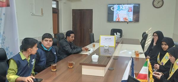 نشست مشترک اداره آب و خبرنگاران پانای باخرز با محوریت جشنواره «نخستین واژه آب»
