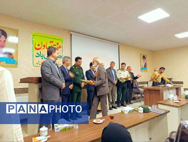 تجلیل از ۲۱ شرکت تعاونی فعال شهرستان خلیل‌آباد به مناسبت هفته تعاون