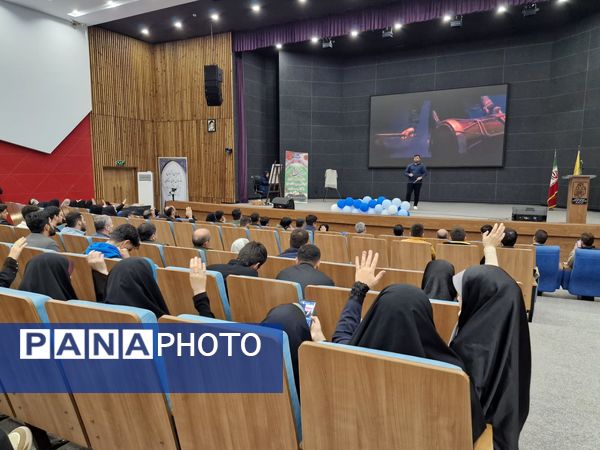 اجتماع بزرگ دانش‌آموزان بسیجی در هفته بسیج