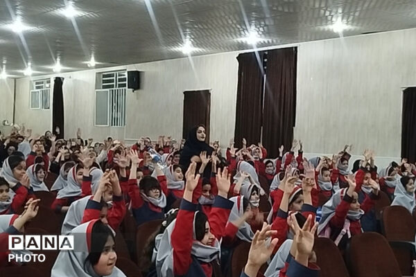 جشن شکوفه‌ها در اردوگاه فرهنگی فدک شیراز
