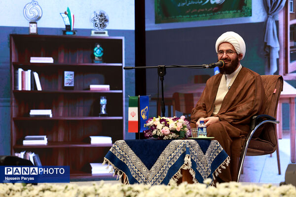 افتتاحیه پانزدهمین کنگره اتحادیه انجمن‌های اسلامی دانش‌آموزان با محوریت «پیوند دین و دانش»