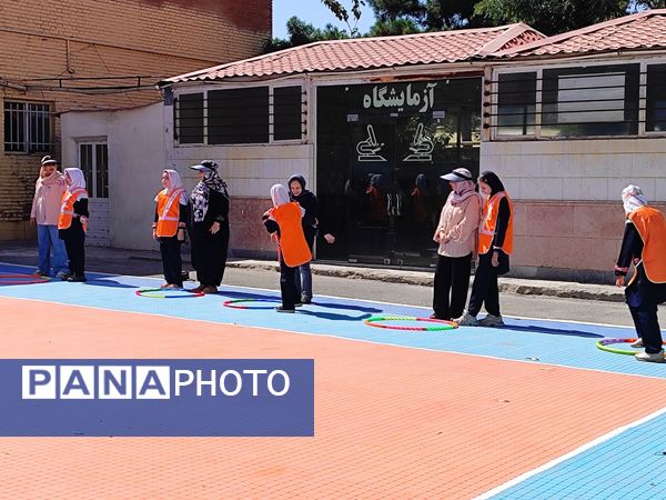 فراگیری پویایی مدرسه،خانواده و جامعه  از دبستان هدی یک 