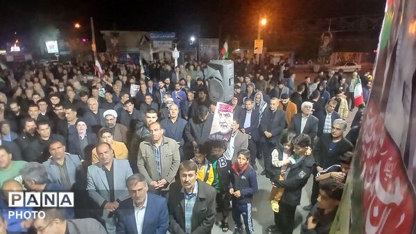 مردم پلدختر در حمایت از انقلاب هر شب  در خیابان هستند