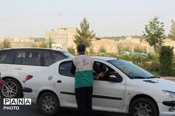 خدمت رسانی به زائران در حال برگشت از مشهد مقدس در ایستگاه صلواتی سملقان