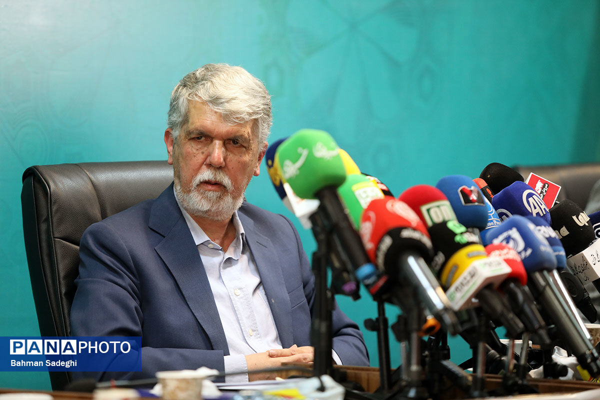 وزیر فرهنگ: مرز ما وطن فروشی و وطن دوستی است