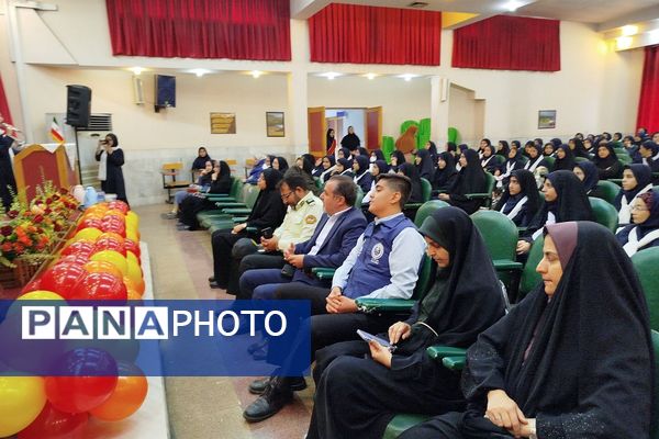 برگزاری «جشن جوانه ها» در دبیرستان راضیه شکرابی ناحیه دو شهرری 