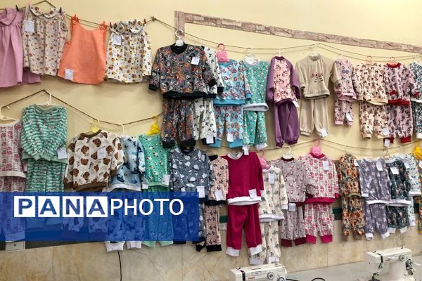 برپایی نمایشگاه آثار هنری دانش‌آموزان به مناسبت دهه فجر 