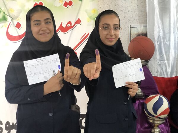 انتخابات و عضو‌گیری انجمن‌های ورزشی در دبیرستان حاج محمود رضوی 