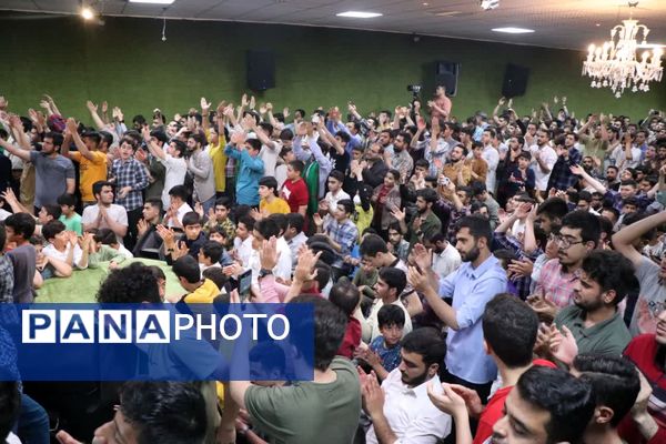 مولودی خوانی سالروز میلاد حضرت معصومه(س) با حضور جوانان و نوجوانان در قم