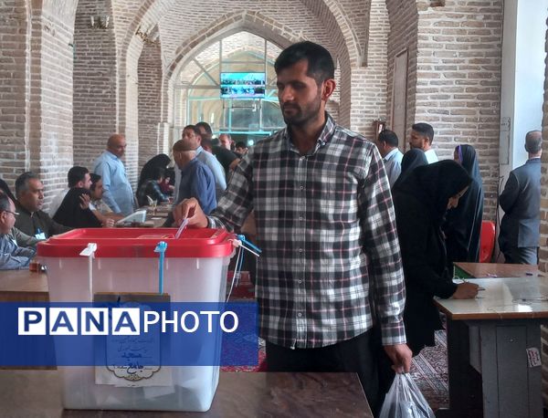 حضور پرشور مردم در انتخابات ریاست‌جمهوری شهرستان نیشابور