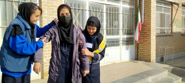 مانور زلزله در دبیرستان شهید هاشمی نژاد 