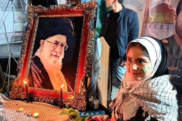 مراسم چهلمین روز شهادت دانش‌آموزان میناب