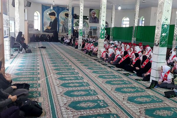 فیروزکوه در سوگ؛ دانش‌آموزان داغ‌دار بانوی دو عالم شدند