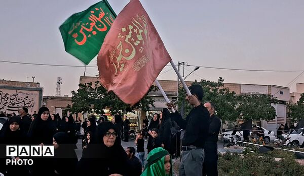 نوجوانان عاشورایی کوهپایه هم‌نوا با کاروان کربلا در «احلی من العسل»