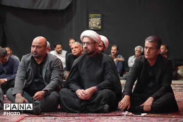 اقامه عزای رهبر شهید در بخشداری کهریزک 