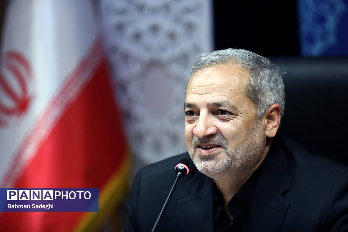 باید آموزش و پرورش را به صدر بنشانیم