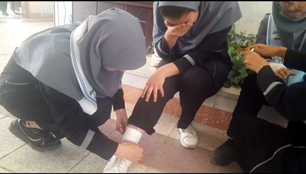 بیست و هفتمین مانور سراسری زلزله در دبیرستان نمونه وکیلی ۱۰