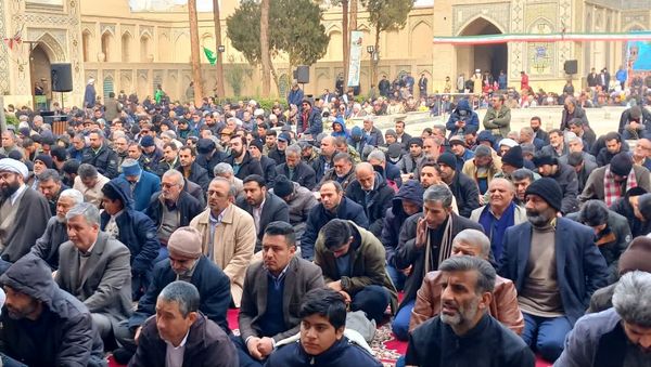 اقامه نماز پرفیض جمعه در سمنان
