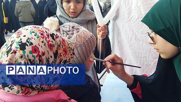 حضور مردم در مهمانی کیلومتری اعیاد شعبانیه نیشابور