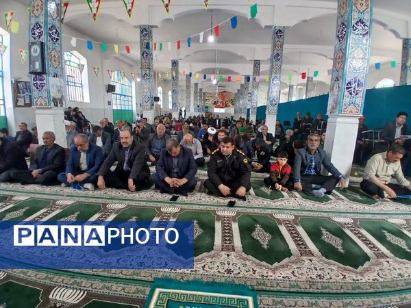 حضور در نماز جمعه، نشانه اتحاد و همبستگی 