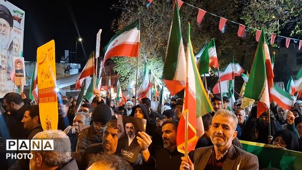آیین وداع با پیکر دانش آموز شهید محمد حسین دهقان در قم
