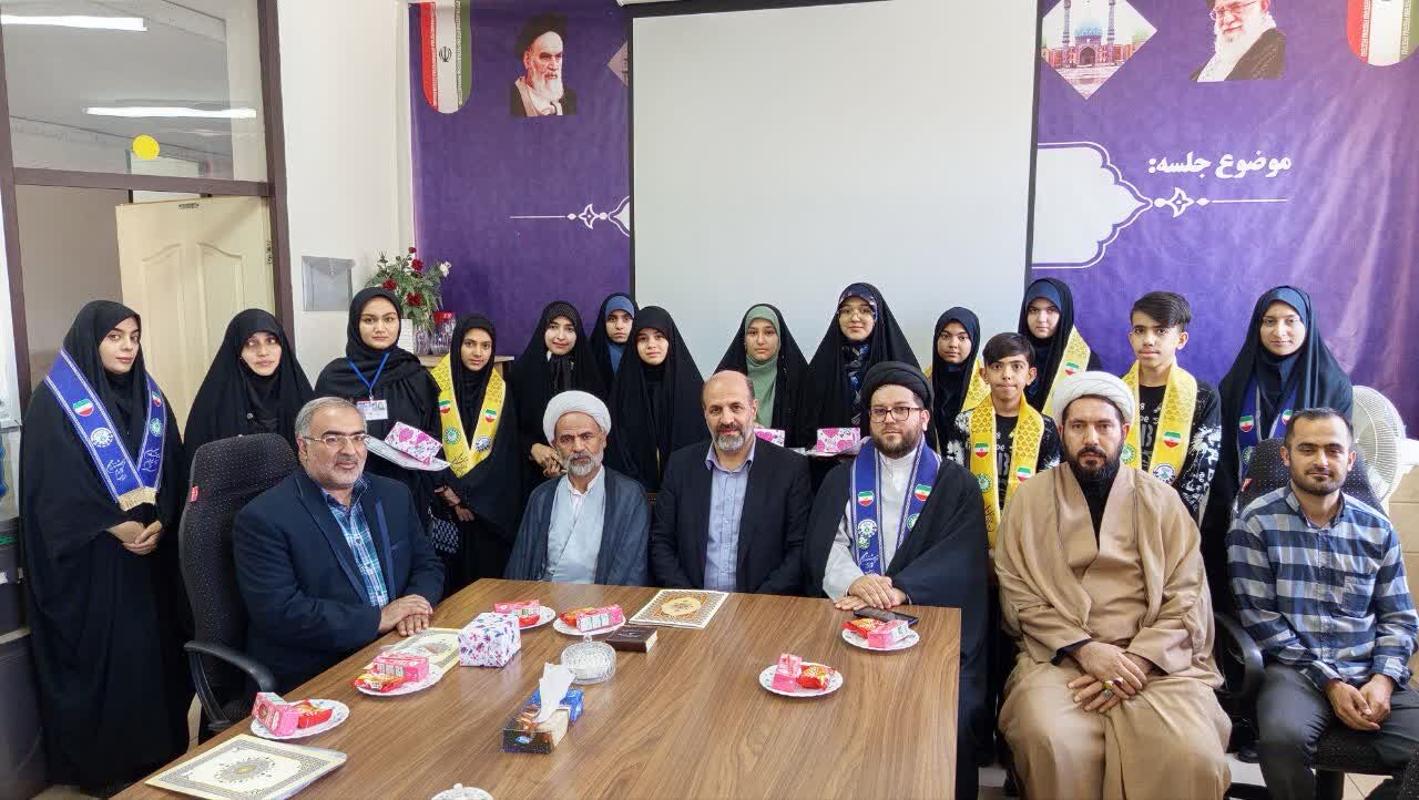 آیین تقدیر از دانش آموزخبرنگاران پانا ناحیه چهار قم