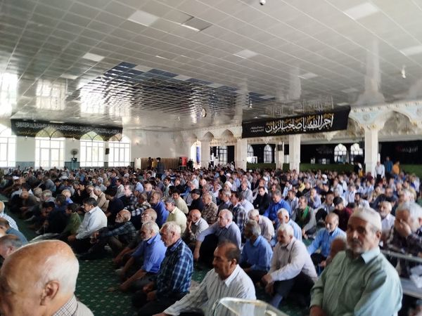 نماز جمعه در کاشمر 