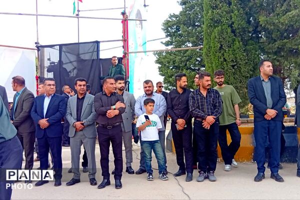 مراسم گرامیداشت چهلمین روز شهادت شهید علی کیانی در گلزار شهدای یاسوج