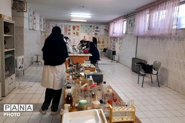 نمایش توانمندی‌های علمی دانش‌آموزان شهریار در جشنواره خوارزمی، محور علوم آزمایشگاهی