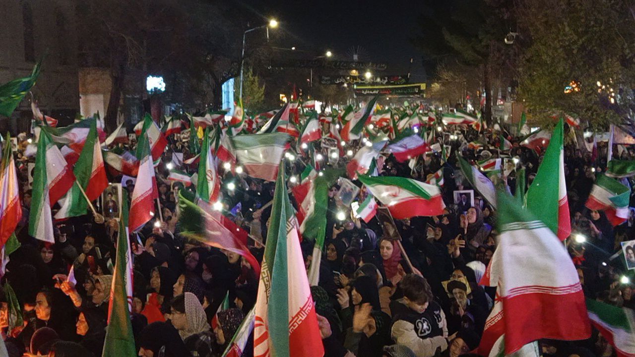 حضور گسترده و پرشور مردم انقلابی نیشابور در مراسم شهادت رهبر شهید