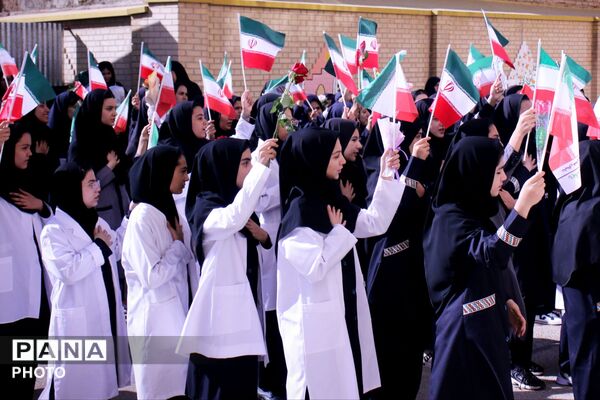 «یک روز با هنرستان مــــن» در هنرستان شهید سادلجی شهرستان کبودراهنگ 
