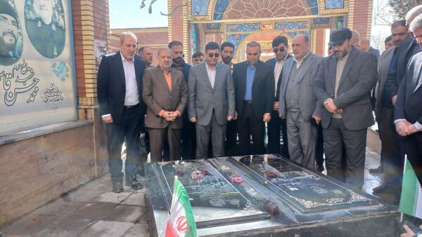 وزیر آموزش و پرورش در گلزار شهدای شهرکرد