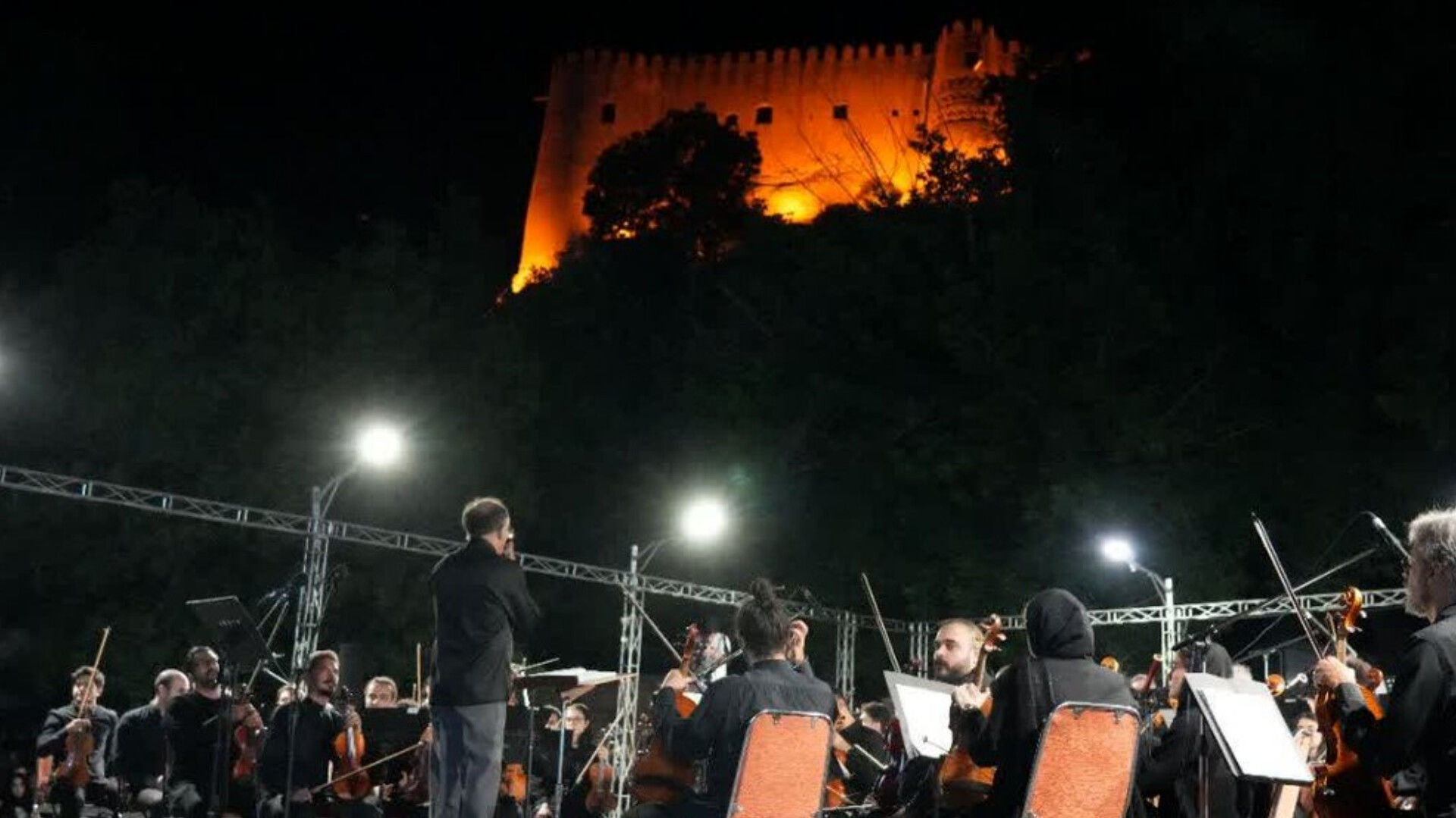 طنین «فلک‌الافلاک» با اجرای ارکستر سمفونیک تهران در قلب لرستان