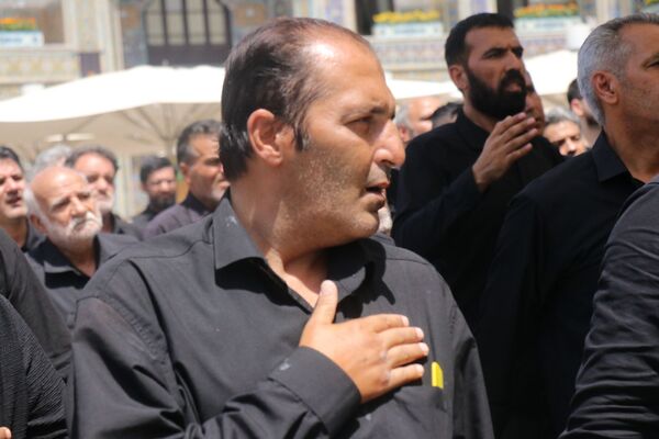 حرم مطهر رضوی غرق در ماتم اباعبدالله الحسین(ع)