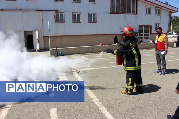 رقابت‌های اطفاء حریق مراقبین سلامت استان قم